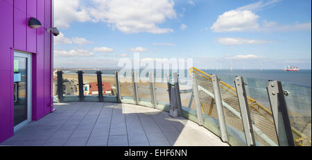 Willmott Dixon gebaut haben eine neue vertikale Pier an der Esplanade in Redcar Redcar und Cleveland Rat, North Yorkshire Stockfoto