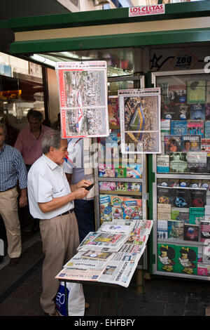 Argentinien, Buenos Aires, News-Lieferant, Doppel-viele illegale Wechselstuben Stockfoto