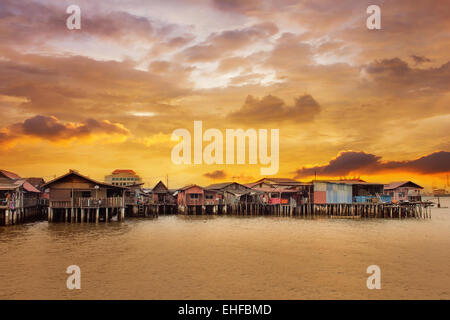 Sonnenaufgang über Chew Jetty in Penang, Malaysia Stockfoto