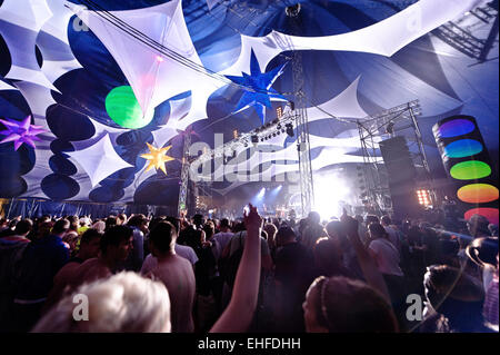 Innere des East Dance-Zelt beim Glastonbury Festival Samstag, 25. Juni 2011. Stockfoto