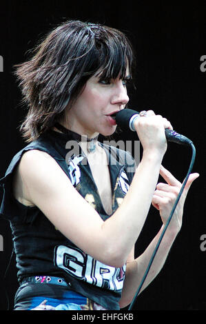 PJ Harvey erklingt in Glastonbury 2004 Stockfoto