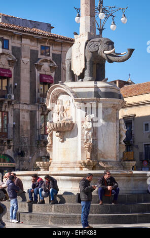 Statue von einem Lava Elefant, Piazza del Duomo, Catania, Sizilien, Italien. Stockfoto