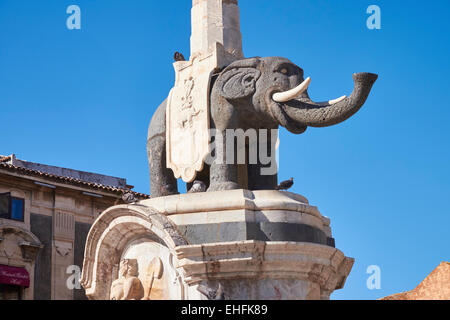 Statue von einem Lava Elefant, Piazza del Duomo, Catania, Sizilien, Italien. Stockfoto