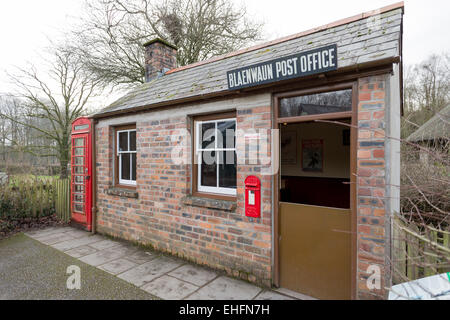 Postamt, ursprünglich aus Blaen-Waun, Camarthanshire. Jetzt gesehen bei St Fagans National Museum, Cardiff, Wales, UK Stockfoto