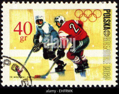 Polen - ca. 1968: Eine Briefmarke gedruckt in Polen zeigt Eishockey Stockfoto