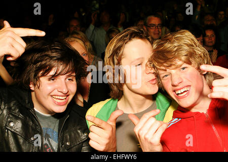 Publikum im Soul 2 Soul live in der Hay Festival Wales. Stockfoto