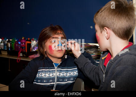 Kinder mitmachen Comic Relief in Biggin Hill Primary School. Stockfoto