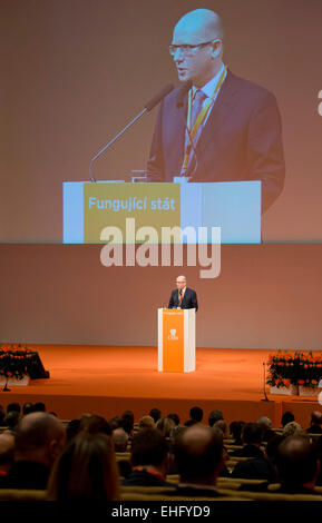Prag, Tschechische Republik. 13. März 2015. Tschechische Premierminister Bohuslav Sobotka verteidigt die soziale Democrats´ (ZSVA) Vorsitzender erhalten rund 85 Prozent der Stimmen der Delegierten zum Kongress Partei in Prag, Tschechische Republik, 13. März 2015, CTK Quellen zufolge. Sobotka, der die Partei seit 2011 leitet hat, hatte keinen Gegenkandidaten. © CTK/Alamy Live-Nachrichten Stockfoto