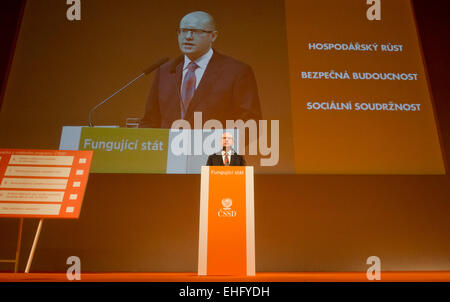 Prag, Tschechische Republik. 13. März 2015. Tschechische Premierminister Bohuslav Sobotka verteidigt die soziale Democrats´ (ZSVA) Vorsitzender erhalten rund 85 Prozent der Stimmen der Delegierten zum Kongress Partei in Prag, Tschechische Republik, 13. März 2015, CTK Quellen zufolge. Sobotka, der die Partei seit 2011 leitet hat, hatte keinen Gegenkandidaten. © CTK/Alamy Live-Nachrichten Stockfoto