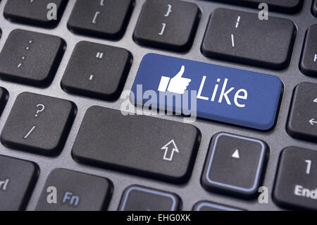 wie Nachricht auf die Schaltfläche Tastatur, social-Media-Konz Stockfoto