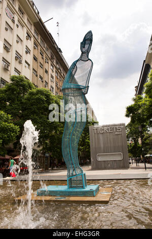 Argentinien, Buenos Aires, Libertad, Kunst im öffentlichen Raum, animierte Figur Skulptur in Brunnen Stockfoto