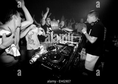 Matthew Bushwacka B DJing im Shake It in einer Lagerhalle in London SE1 am 4. Juli 2009. Stockfoto