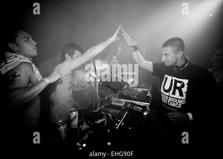 Matthew Bushwacka B DJing im Shake It in einer Lagerhalle in London SE1 am 4. Juli 2009. Stockfoto