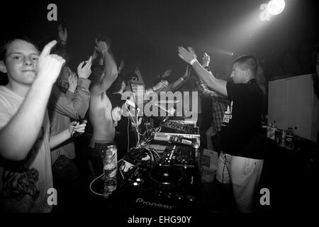 Matthew Bushwacka B DJing im Shake It in einer Lagerhalle in London SE1 am 4. Juli 2009. Stockfoto