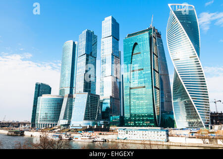 Türme der Stadt Moskau Geschäftsviertel im sonnigen Frühlingstag Stockfoto