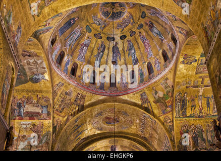 Innenraum der Basilika San Marco in Venedig, Italien. Stockfoto