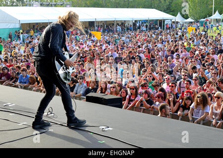 MADRID - SEP 13: Band of Skulls (englische Rock-Band aus Southampton) Konzert in Dcode Festival. Stockfoto