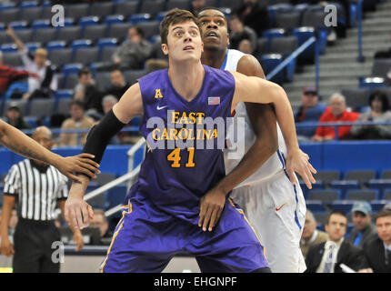 Hartford, Connecticut, USA. 13. März 2015. 13. März 2015: Marshall Guilmette in Aktion während der NCAA amerikanische Konferenz Turnier Basketball-Spiel zwischen der SMU Mustangs und die East Carolina Pirates im XL Center in Hartford, CT. Gregory Vasil/CSM Credit: Cal Sport Media/Alamy Live News Stockfoto