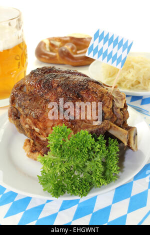 Eisbein mit sauerkraut Stockfoto