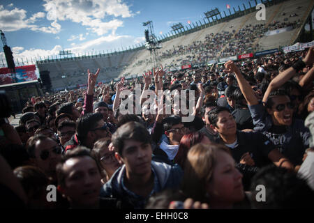 Mexico City, Mexiko. 13. März 2015. Bewohner besuchen die Lateinamerika Festival der musikalischen Kultur Vive Latino 2015 im Foro Sol in Mexiko-Stadt, Hauptstadt von Mexiko, am 13. März 2015. Bildnachweis: Pedro Mera/Xinhua/Alamy Live-Nachrichten Stockfoto