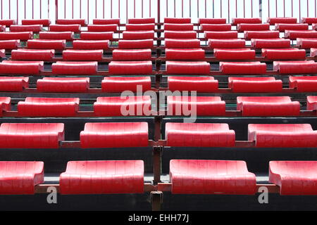 Leere Sitze in einem Stadion Stockfoto