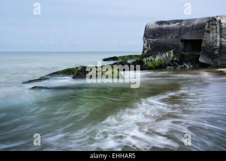 Bunker am Strand von Wissant, Frankreich Stockfoto