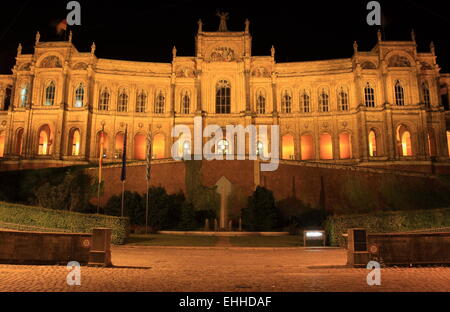 Maximilianeum - Bayerischen Landtags in der Nacht Stockfoto