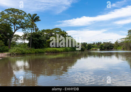 Puerto Viejo de Sarapiqui Fluss in Costa Rica Stockfoto