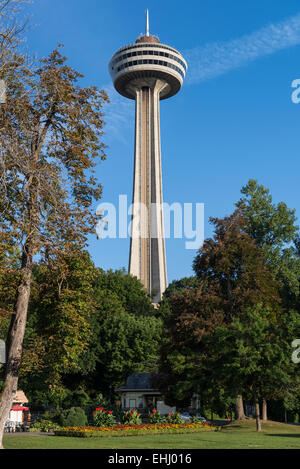 Skylon Tower bei Nacht Niagara Falls, Ontario Kanada Stockfoto