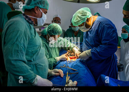 Gynäkologische Chirurgie im zentralen Krankenhaus von afghanischen Rothalbmond-Gesellschaft, Kabul, Afghanistan Stockfoto