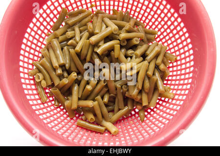 Stick-Bohnen im Sieb Stockfoto