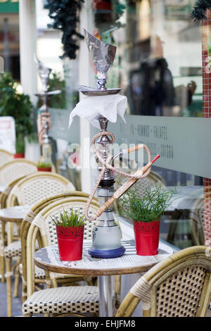 Shisha auf einem Tisch in einem Cafe London England Stockfoto