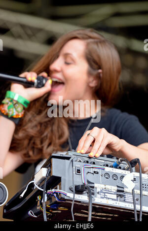 BARCELONA - 13 JUN: Jessy Lanza (kanadische elektronische Songwriter, Produzent und Sänger) Auftritt beim Sonar Festival. Stockfoto