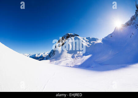 Kaukasus-Gebirge schöne Winter-Querformat Stockfoto