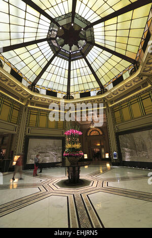 Die Lobby des Fairmont Peace Hotel in Shanghai, China Stockfoto