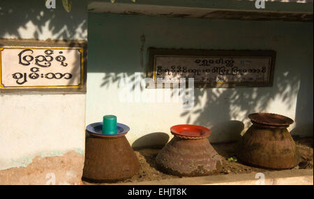 Wasserkrüge Bagan Myanmar Stockfoto