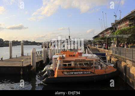 Wassertaxis Werftzeit in Darling Harbour, Sydney, Australien Stockfoto