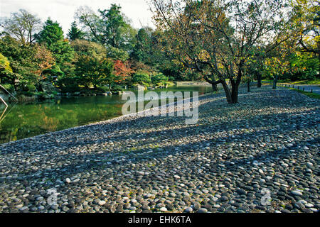 Sento Gosho ist ein großer umzäunter Garten auf dem Gelände der Hofburg im Zentrum von Kyoto. Stockfoto