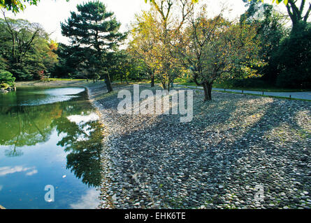 Sento Gosho ist ein großer umzäunter Garten auf dem Gelände der Hofburg im Zentrum von Kyoto. Stockfoto