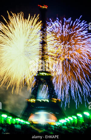 In Paris, 17. Juni 1989, Feuerwerk auf der Hundertjahrfeier des Eiffelturms. Frankreich. Stockfoto