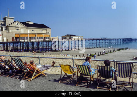 Bognor Regis Pier und Strand. West Sussex. UK 1980 Stockfoto