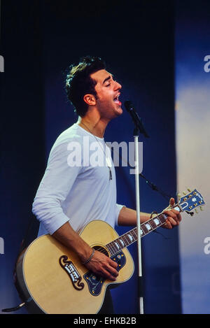 Der ehemalige Pop-Idol-Star Darius Campbell Danesh tritt live auf einer Blue Peter Roadshow in Skegness auf. Lincolnshire, England, Großbritannien. 29.. Juli 2012 Stockfoto