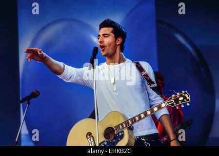 Der ehemalige Pop-Idol-Star Darius Campbell Danesh tritt live auf einer Blue Peter Roadshow in Skegness auf. Lincolnshire, England, Großbritannien. 29.. Juli 2012 Stockfoto