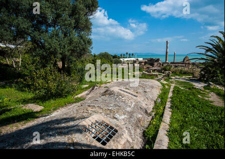 Punische Nekropole im Inneren der Antonine-Bad-Komplex an Karthago, Tunesien. Stockfoto