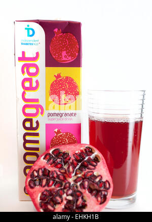 Pomegreat-Granatapfel-Saft und frisches Obst, London Stockfoto