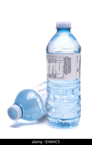 Abgefülltes Wasser hautnah Schuss isoliert auf weißem Hintergrund, flachen Fokus Stockfoto