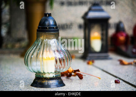 Gräber auf dem katholischen Friedhof Stockfoto