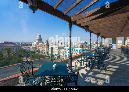 Kuba. Blick auf den Paseo del Prado, Capitolio Nacional & Gran Teatro vom Dach des Hotel Parque Central, Habana Vieja, Havanna, Kuba Stockfoto