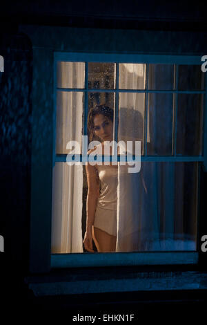 The Boy Next Door ist ein US-amerikanischer Thriller 2015-Film unter der Regie von Rob Cohen und geschrieben von Barbara Curry. Die Hauptrollen, Jennifer Lopez, Ryan Guzman, John Corbett, Ian Nelson und Kristin Chenoweth. Stockfoto