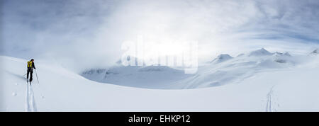 Aufstieg auf den Gipfel des Nallo Berg, Nallostugan Hütte, Kebnekaise Berggebiet, Kiruna, Schweden, Europa, EU Stockfoto